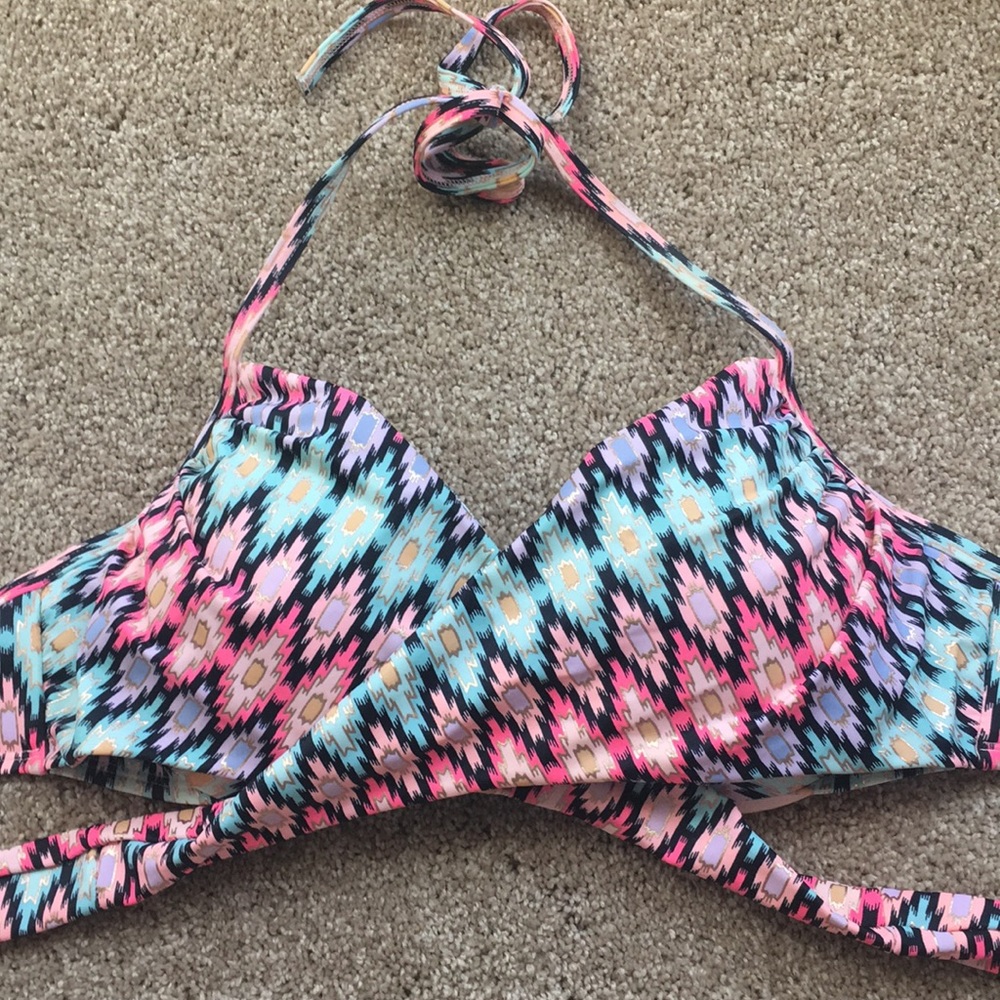 VS “The Wrap Halter” bikini top
